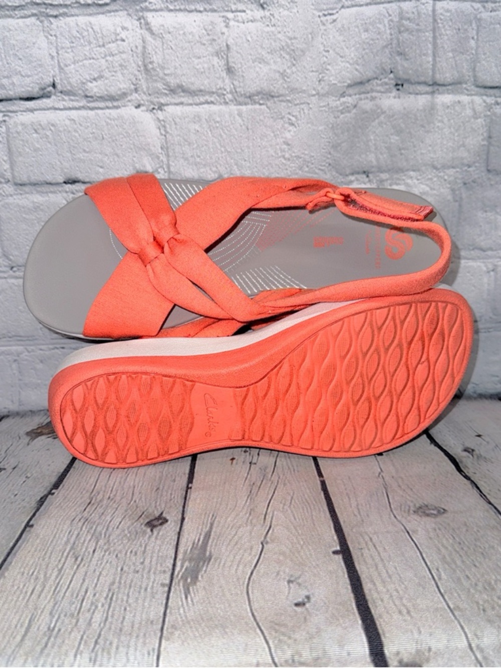 Clark’s Arla Belle Platform Sandals - Picture 9 of 9